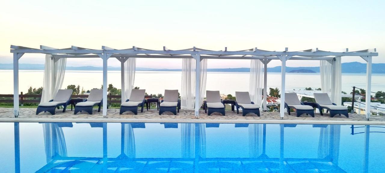 Bungalow White Tennis Apartments & Suites Pefkochori Eksteriør bilde